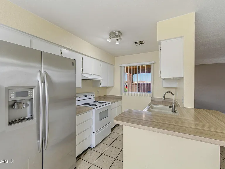501 W Yukon Dr #4 — Photo 12