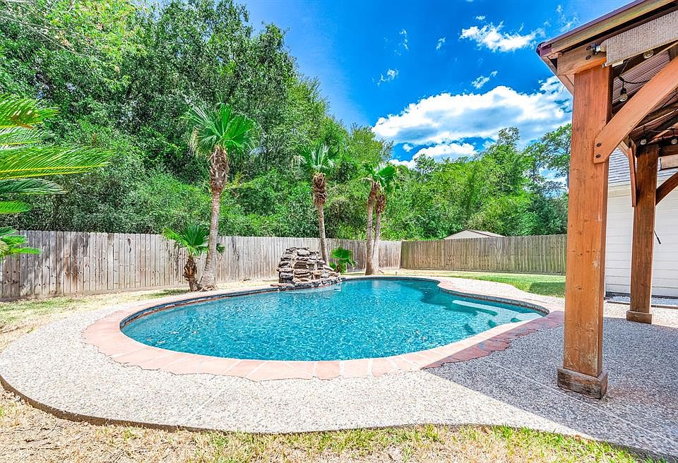 1st image of 27116 Kings Manor Drive