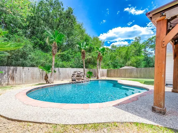 27116 Kings Manor Drive, Kingwood, TX 77339