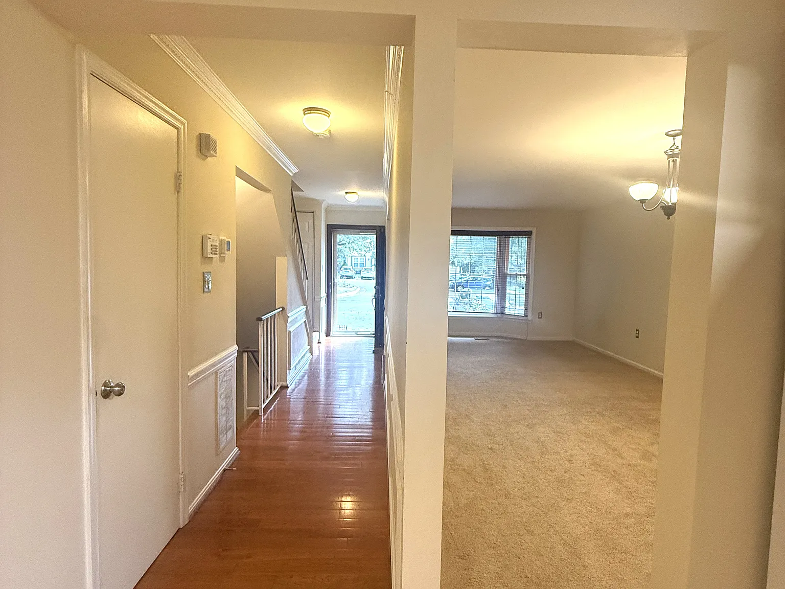 3 bed, 2.5 bath, 1616 sqft, $2,950 — Photo 3