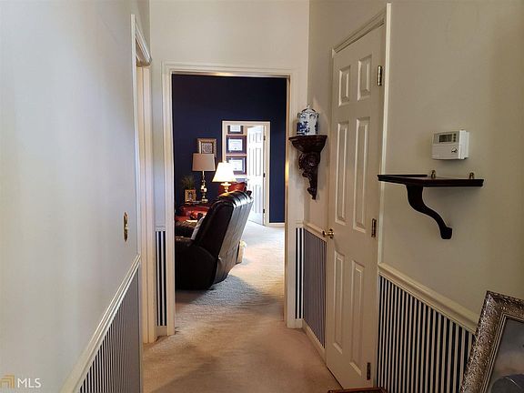 4th image of 102 Cambridge Ct