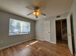 501 SW 75th St APT B6, Gainesville, FL 32607