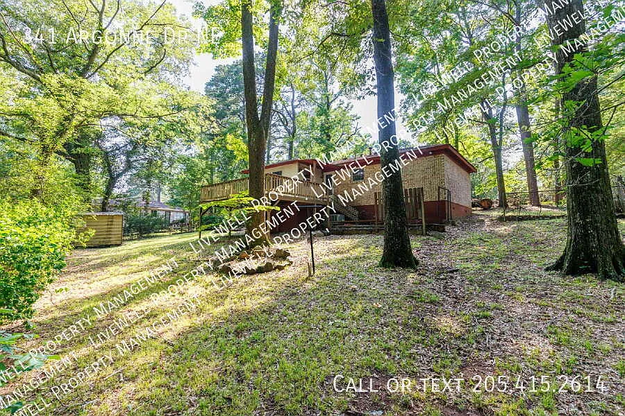 341 Argonne Dr NE