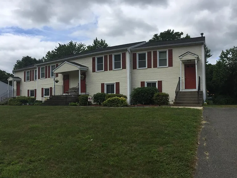 145 Riviera Dr — Photo 1