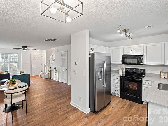 4th image of 12318 Hennigan Place Ln