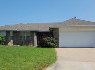 907 Wesley Rd, Nixa, MO 65714