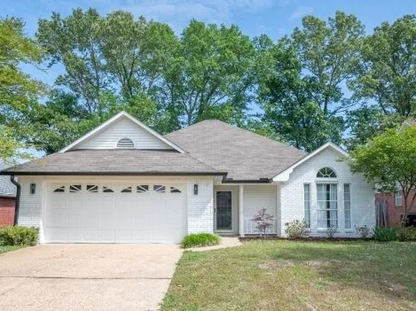 120 W Bound St, Starkville, MS 39759