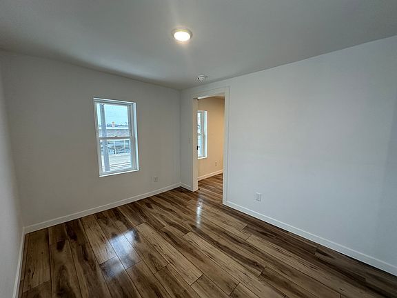5th image of 341 Oconto Ave #203
