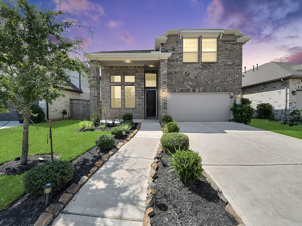 1919 Meadow Trail Dr