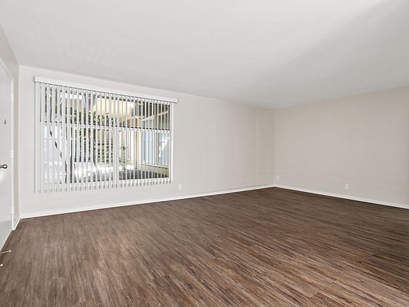 2nd image of 321 S Doheny Dr APT 11