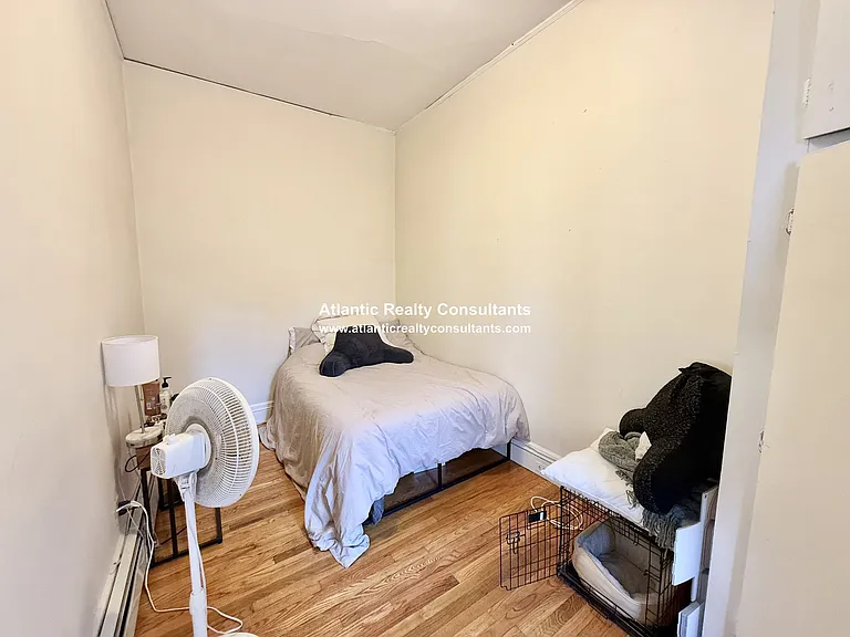 337 Beacon St #4 — Photo 8