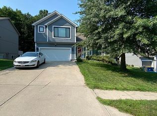 1558 Merit Ln, Liberty, MO 64068