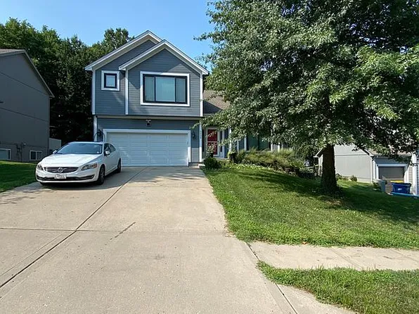 1558 Merit Ln, Liberty, MO 64068