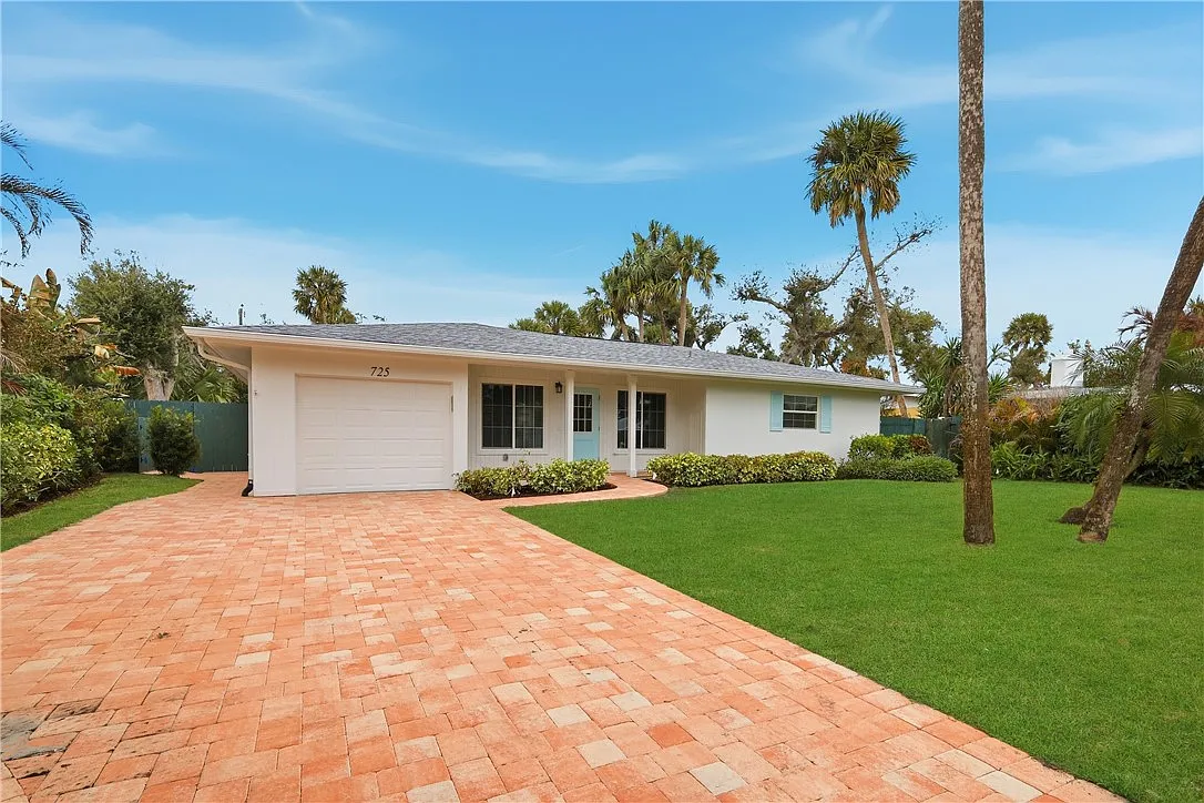3 bed, 1455 sqft, $8,500 — Photo 1