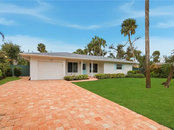 725 Dahlia Ln, Vero Beach, FL 32963
