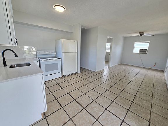 5th image of 5427 16th St E #B