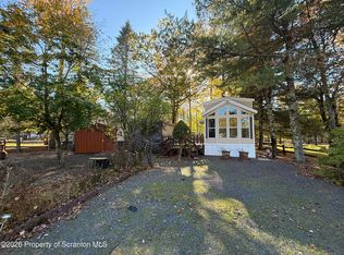 94 Mink Ct, Gouldsboro, PA 18424