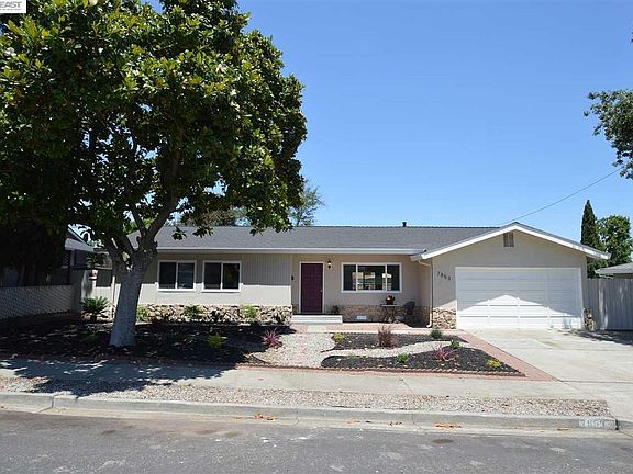 3rd image of 7853 Oxbow Ln