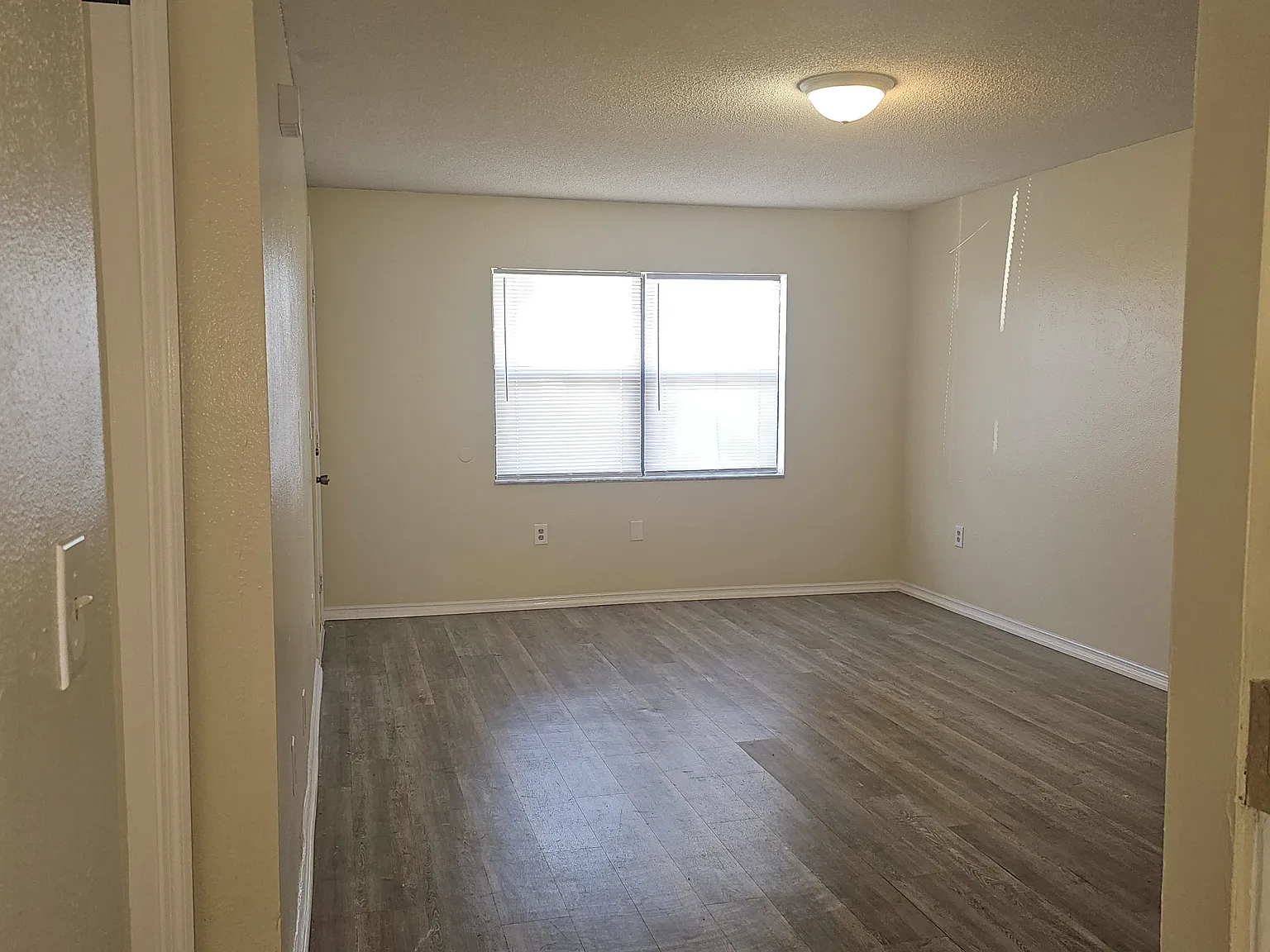 2 bed, 966 sqft, $1,475 — Photo 4