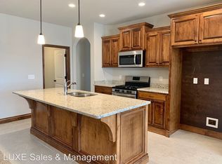 11008 SW 36th Ter, Yukon, OK 73099