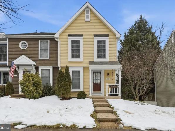 1669 Poplar Grove Dr, Reston, VA 20194