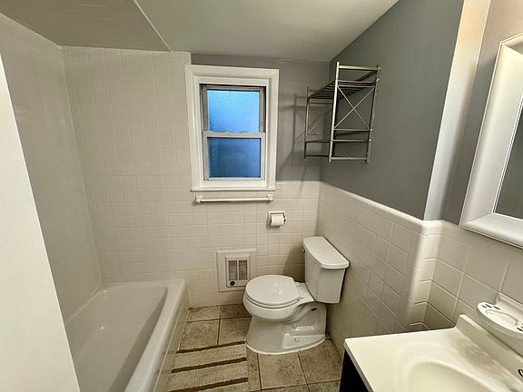 4th image of 1915 S Railroad Ave Floor 1