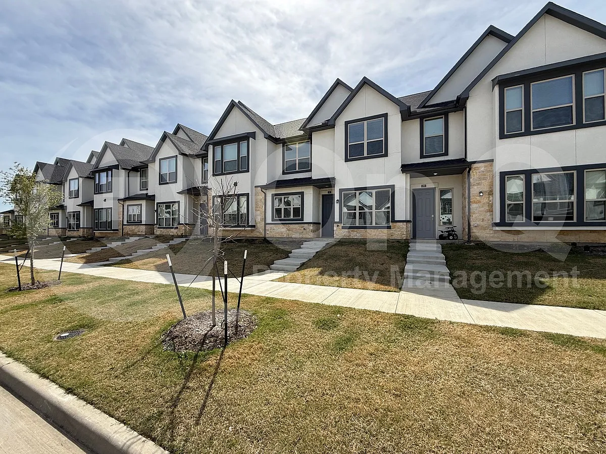 Building Photo - 285 Buck Ridge Dr