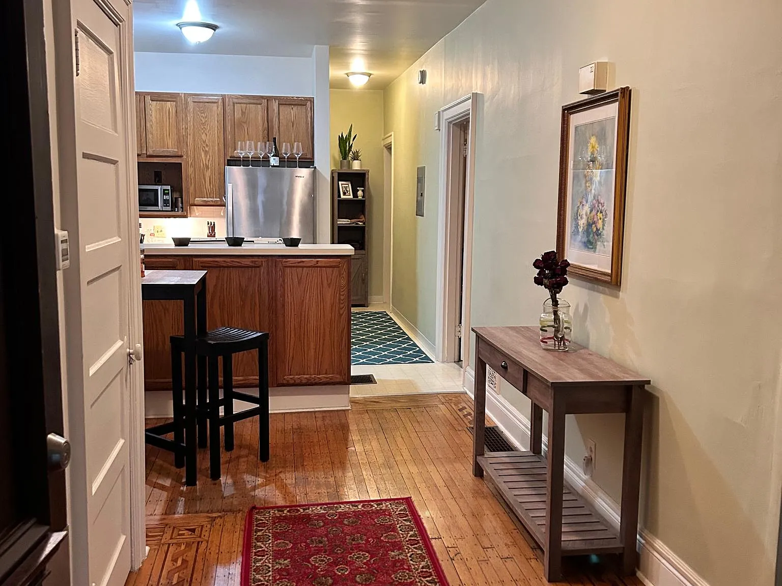2 bed, 1100 sqft, $1,695 — Photo 3