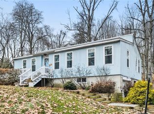 18 Hudson Bluff Cir, Marlboro, NY 12542