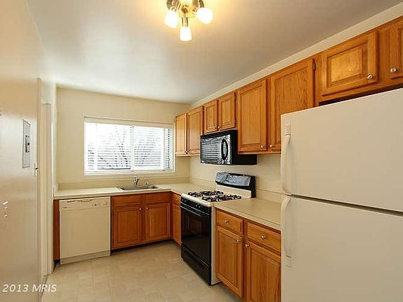 5th image of 10676 Weymouth St #10676