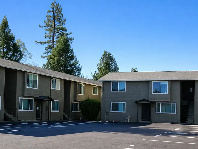 Deer Crossing Apartments — Photo 8