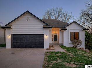 1805 Dunbar Dr, Plattsmouth, NE 68048
