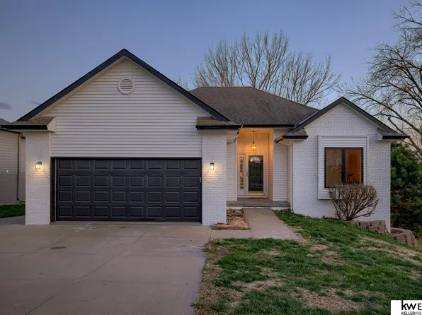 1805 Dunbar Dr, Plattsmouth, NE 68048