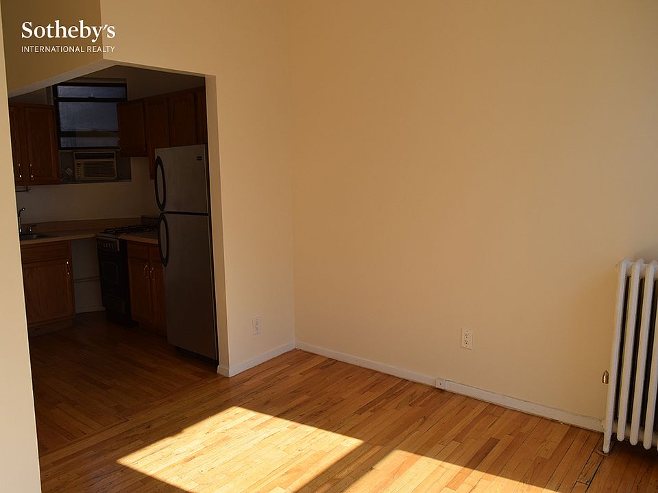 2nd image of 239 W 20th St APT 18