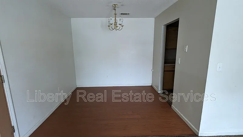 133 Rolland St — Photo 3