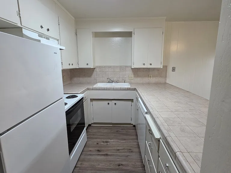 200 W Turner Rd #1 — Photo 6
