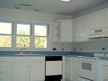 5th image of 524 Candle St