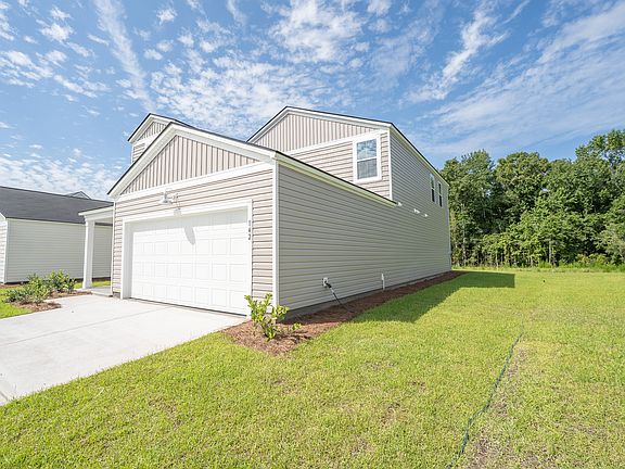 4th image of 142 Geranium Way