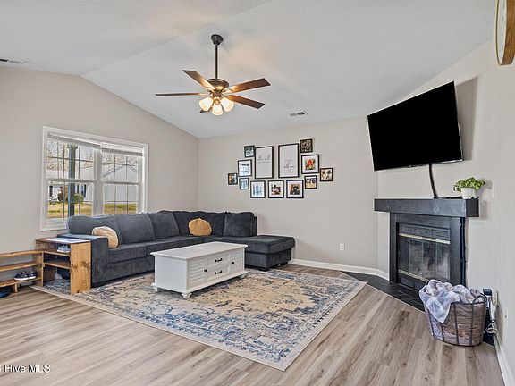 5th image of 229 Gray Fox Run