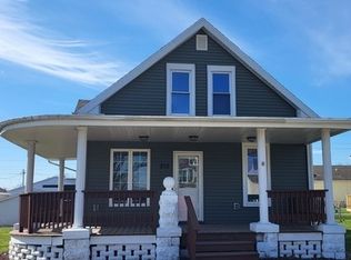 815 C Ave NW, Cedar Rapids, IA 52405