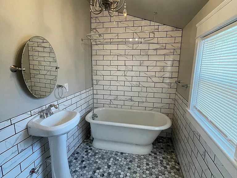 110 S Yorktown Ave — Photo 9
