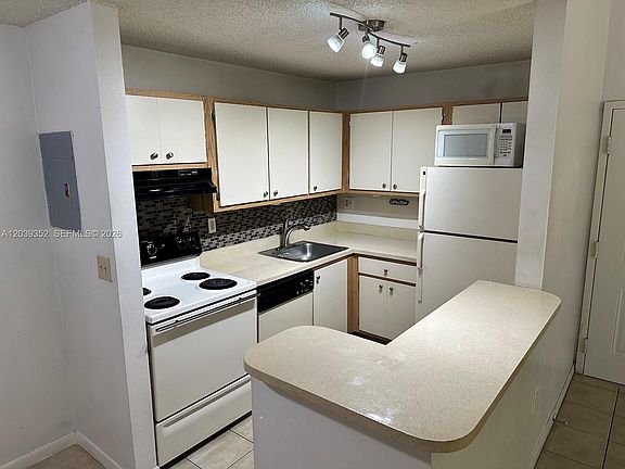 3rd image of 7200 NW 179th St APT 311