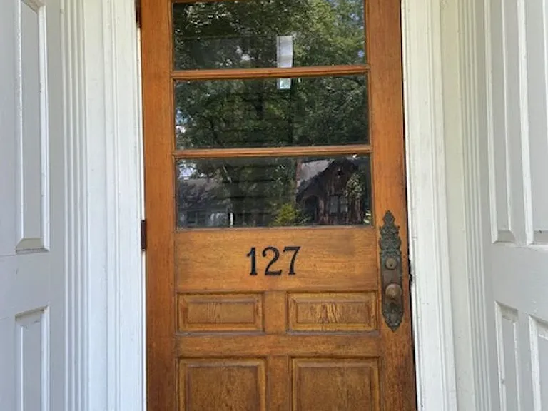 127 S Harden Street — Photo 7