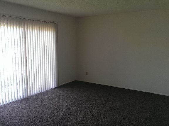 4th image of 1036 Anna St