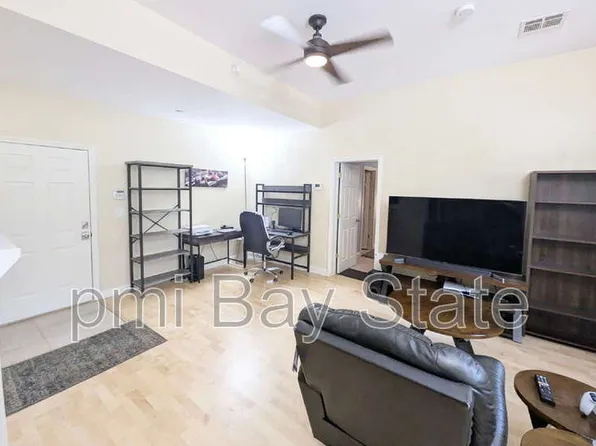 27 Saint James Ave Unit 3, Norwood, MA 02062