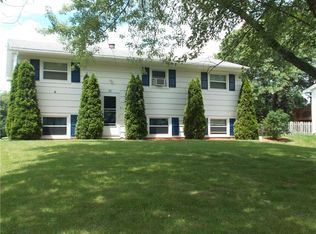33 Ravens Rd, Henrietta, NY 14467