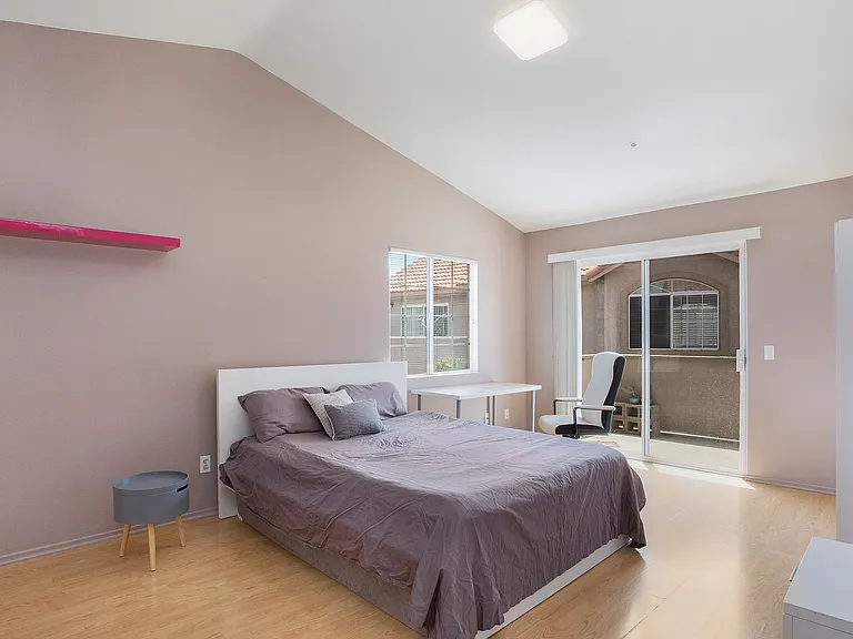 1530 E Spruce St #F — Photo 3