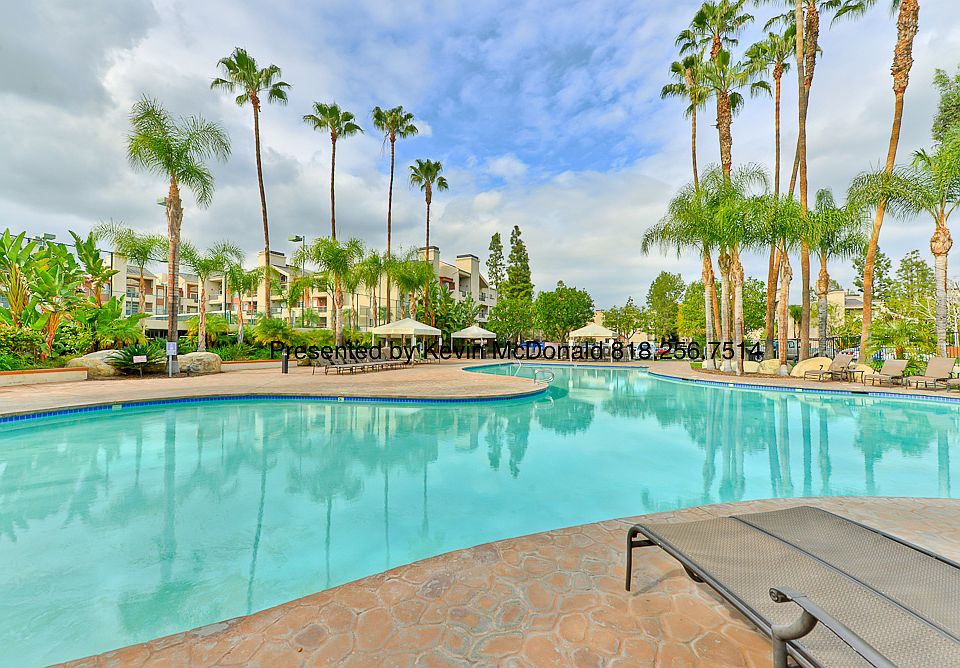 1st image of 5515 Canoga Ave #3rd