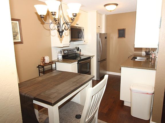 5th image of 30675 Park St APT 211