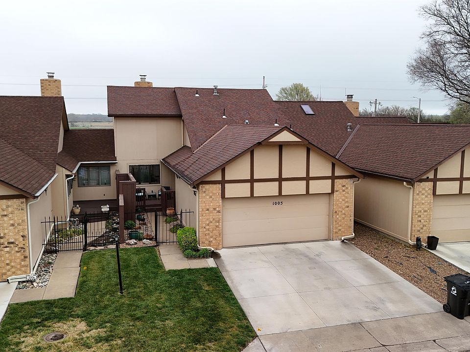 1st image of 1005 Burr Oak Ln